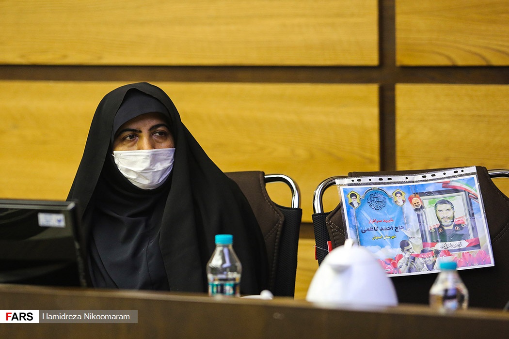 مکاتبه نماینده مبارکه در خصوص نگرانی مردم برای تعطیلی شعبه بانکها در شهرستان مبارکه