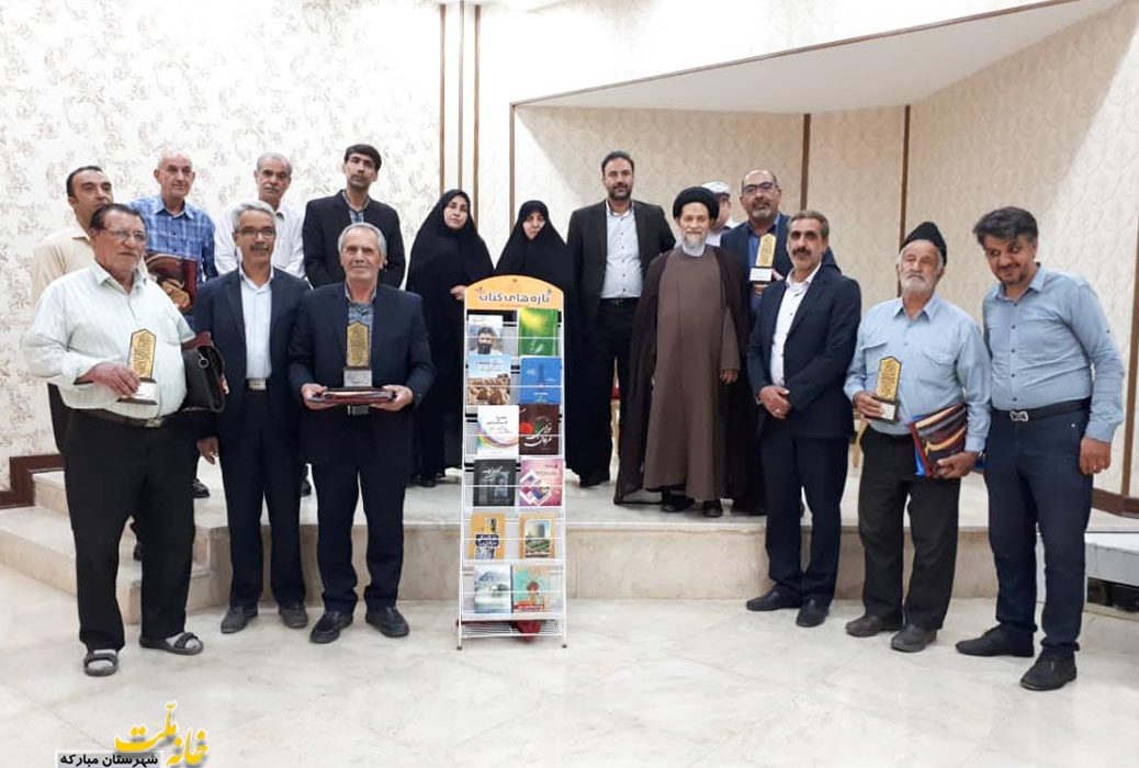 نشست صمیمی نماینده مبارکه با نویسندگان و شاعران شهرستان